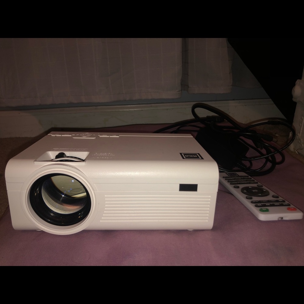 rca projector - Picture 3 of 4